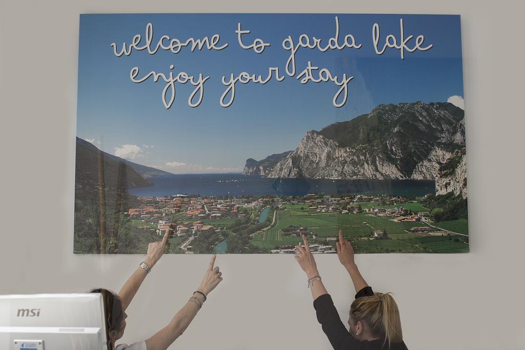 Park Hotel Eden Torbole Sul Garda Exterior foto